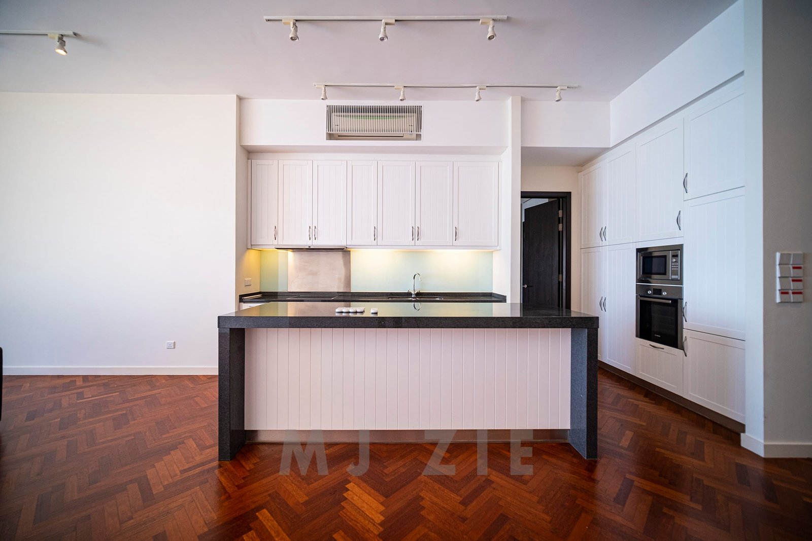 Andaman Quayside 332